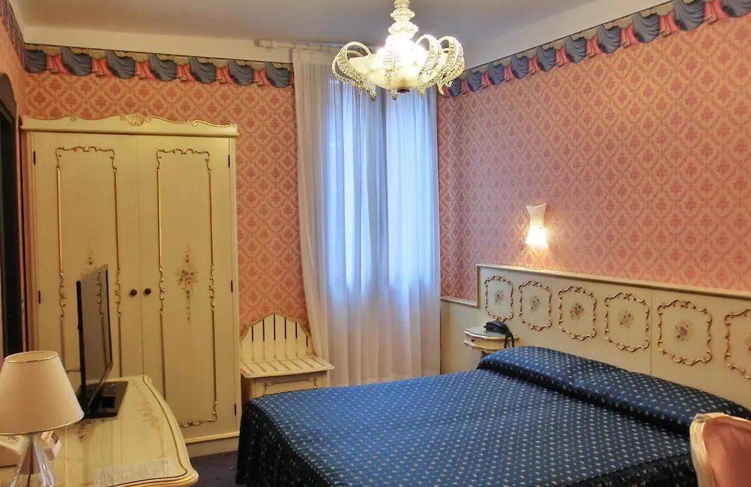Hotel Diana-1